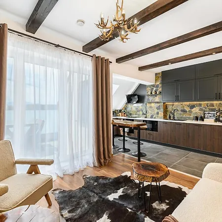 Mountain View & Sunset - Underground Parking Apartment *