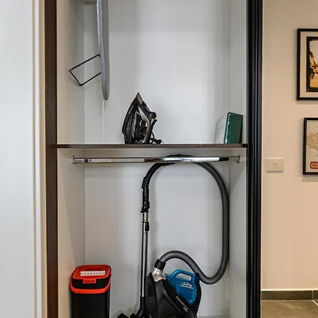 Mountain View & Sunset - Underground Parking Apartment *
